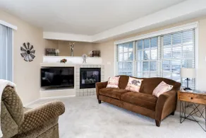 Unique triangle shaped home with 2 master suites on separate floors. - Image 5
