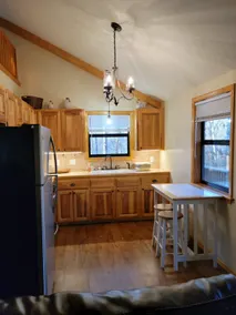 Secluded Cabin in the Forest at Raspberry Retreat - Image 4