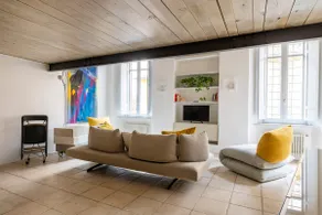 Octavia at the Roman Forum: Historical Living Room - Image 3