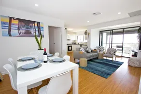 Beachfront apartment with balcony and free wifi - Image 4
