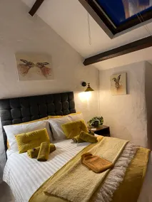 Cosy Cottage With hot Tub-oozing Character! - Image 5
