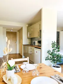 Superb apartment in residence with parking A005 - Image 4