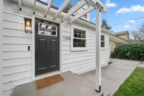 Modern Downtown Lake Oswego Home! - Image 5