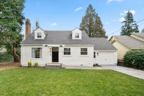 Modern Downtown Lake Oswego Home! - Image 4