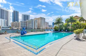 Elegant Oceanfront Retreat with Top Amenities - Image 3