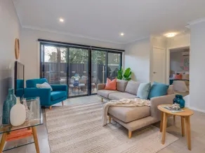 Merchant's Court, Quiet and Central 3 bedroom townhouse - Image 2