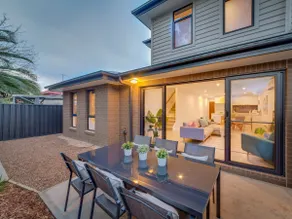 Merchant's Court, Quiet and Central 3 bedroom townhouse - Image 3