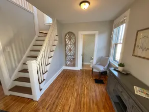 Laura’s Simply Charming Cottage - Image 4