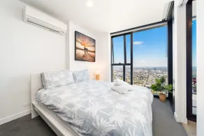 68F Wall-to-Glass MelbCBD. 2BR2Bath. 6Pax. CarPark - Image 4