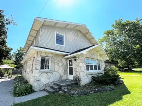 Cheerful 5 bedroom home | Heated Indoor Pool! - Image 2