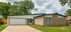 Cool 1950s House w/ large back yard & EV Charger! - Image 2