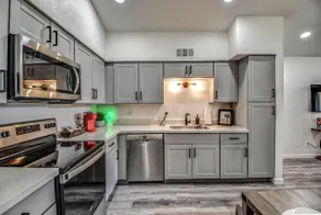 ☺ Just Remodeled ☺ 3 Bed / 2 Bath Sparkling Townhouse with Patio! ☺ - Image 3
