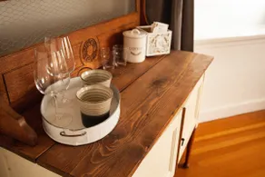 Boutique Farmhouse Suite, Central Location *AC* - Image 4