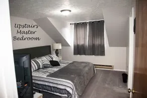 Downtown Spacious 3 bedroom 2.5 bath w/ game room - Image 4