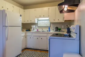 Cozy Country Club Condo - Image 4