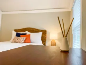 Private Guesthouse w/Kitchen - Minutes from Uptown - Image 3