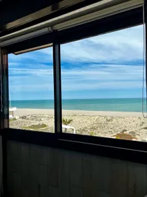Two-room apartment facing the sea • Direct beach access + Parking - Image 3
