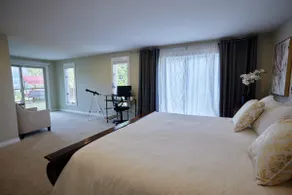 Family-Friendly Home Near Lake Washington - Image 5