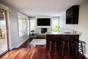 Family-Friendly Home Near Lake Washington - Image 3