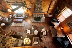 Cozy 2BR Post & Beam Cabin - Be Near Everything! - Image 4