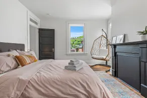 Highly rated, 2bd/1.5 bath home/backyard/parking - Image 4