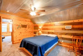 Hennie's Hideaway #2 - Image 5