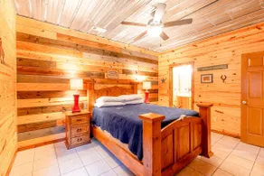 Hennie's Hideaway #2 - Image 4