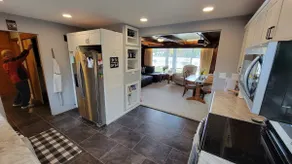 Cozy 3 Bedroom Riverhouse with Water Access. - Image 5