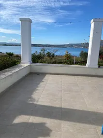 Seaside house with private garden - Image 5