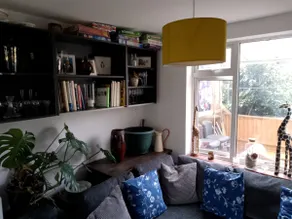 Spacious + Cosy 4 Bed House with Garden Zone 2 W12 - Image 4