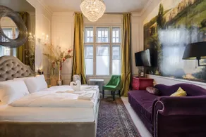 BpR Violet Noir Apartment with A/C - Image 2