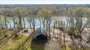 The Dirt Rd River Cabin - Image 2