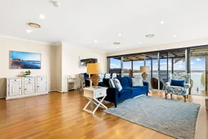 Magical Views of Dee Why - Image 2