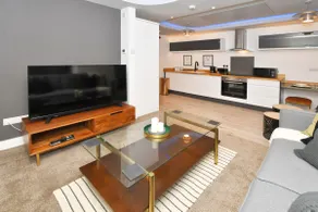 Antrobus Deluxe Apartments by YourStays - Image 3