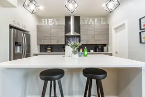 TRENDY 3bd w/Rooftop Firepit & Grill Bishop Arts - Image 3