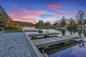 Wake up to this view everyday! Relax lakefront! - Image 4