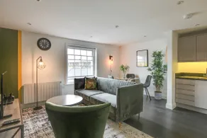 Luxurious City Centre Apartment in Chelmsford - Image 4