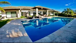 Luxury Water Front Villa Freeport Bahamas - Image 3