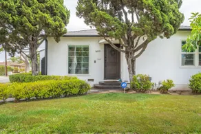 Modern Home close to SoFi Stadium, LAX & Beaches - Image 4