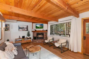 Summit Happy Cabin with HOT TUB! HIGH SPEED EV HOOKUP, CLOSE TO SLOPES - Image 2