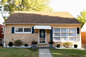 Charming Central Home in Jefferson City - Image 2