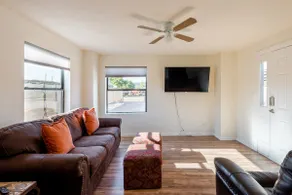 Cozy 1-bed condo for the perfect desert getaway - Image 2