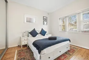 Eurobin Manly huge apt on the Lagoon with Air Con - Image 3