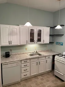 Beautiful Renovated 1 BR apartment in Waddington - Image 3