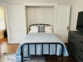 Warm and inviting town house in the oaks district - Image 4