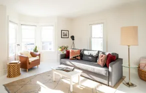 Light Filled 2+BR in the Heart of Hudson - Image 2