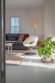 Light Filled 2+BR in the Heart of Hudson - Image 5