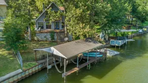 Lakefront Chalet | Sleeps 8 | Firepit | 1hr Dallas - Image 5