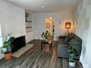 Mid Century 4 bedroom home located near downtown - Image 4