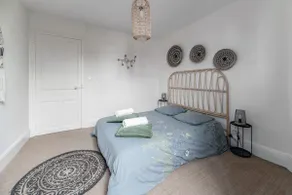 Large Bohemian T3 80m2 with Private Parking - Image 3